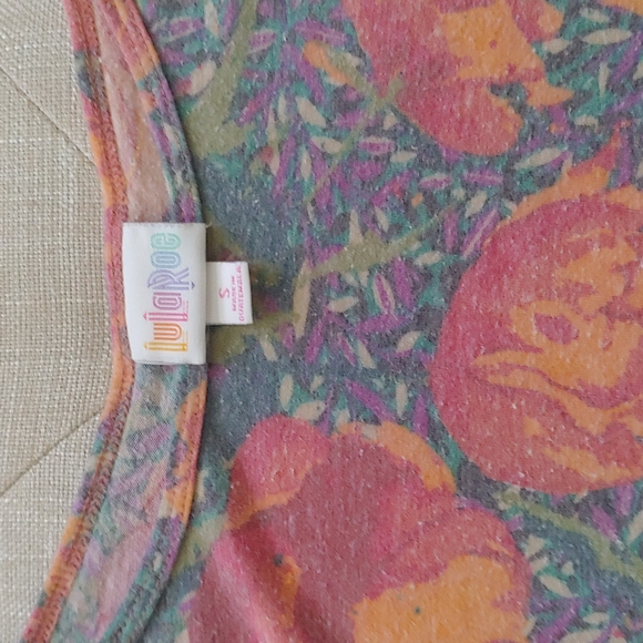 5/$25 Lularoe Irma Tunic Top Small Flowers Faded Floral - Picture 2 of 5